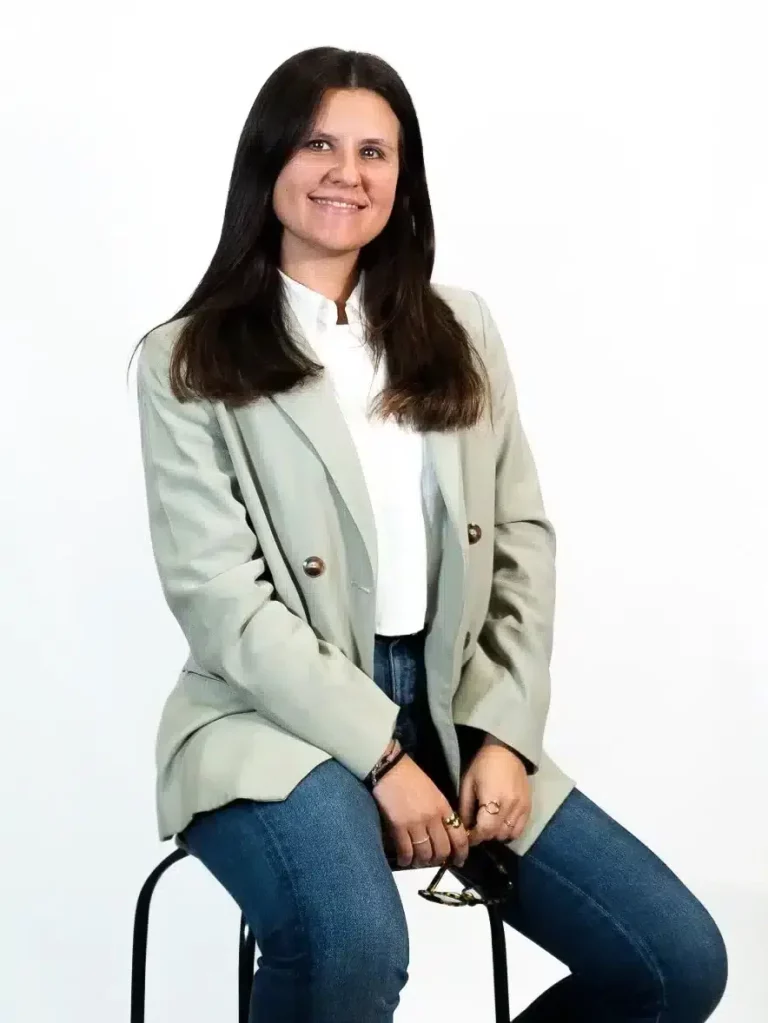 Julia · Paid Media Manager