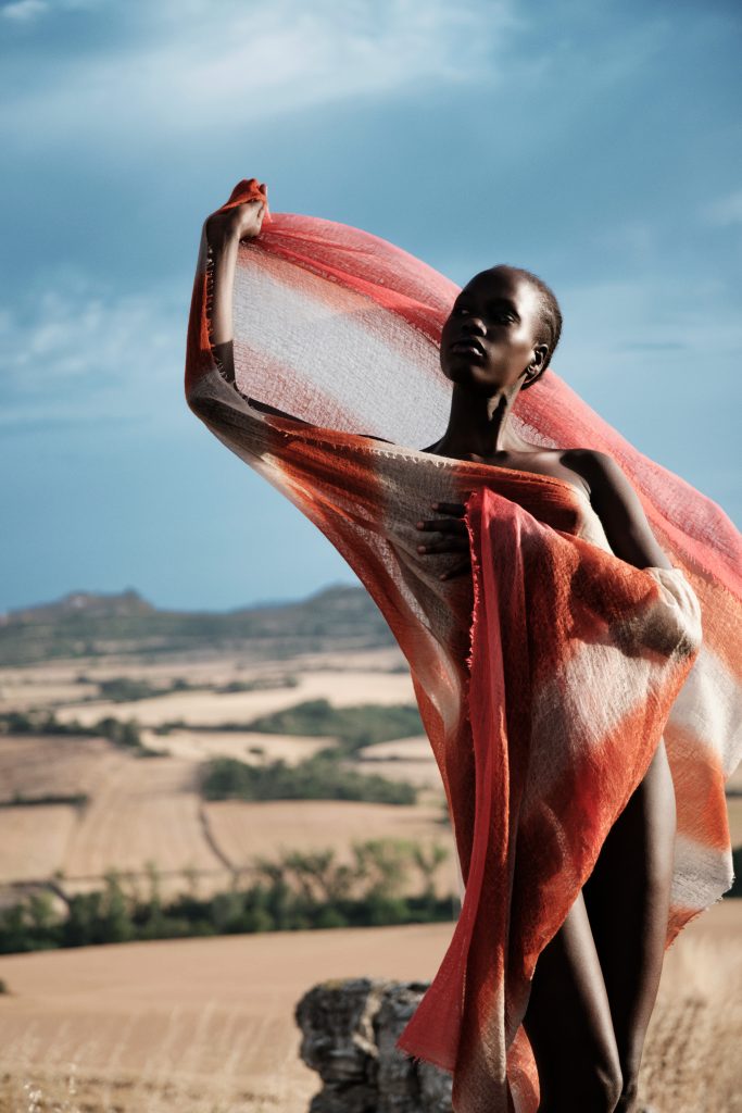 Mirror in the Sky: La excelencia del cashmere en la era digital